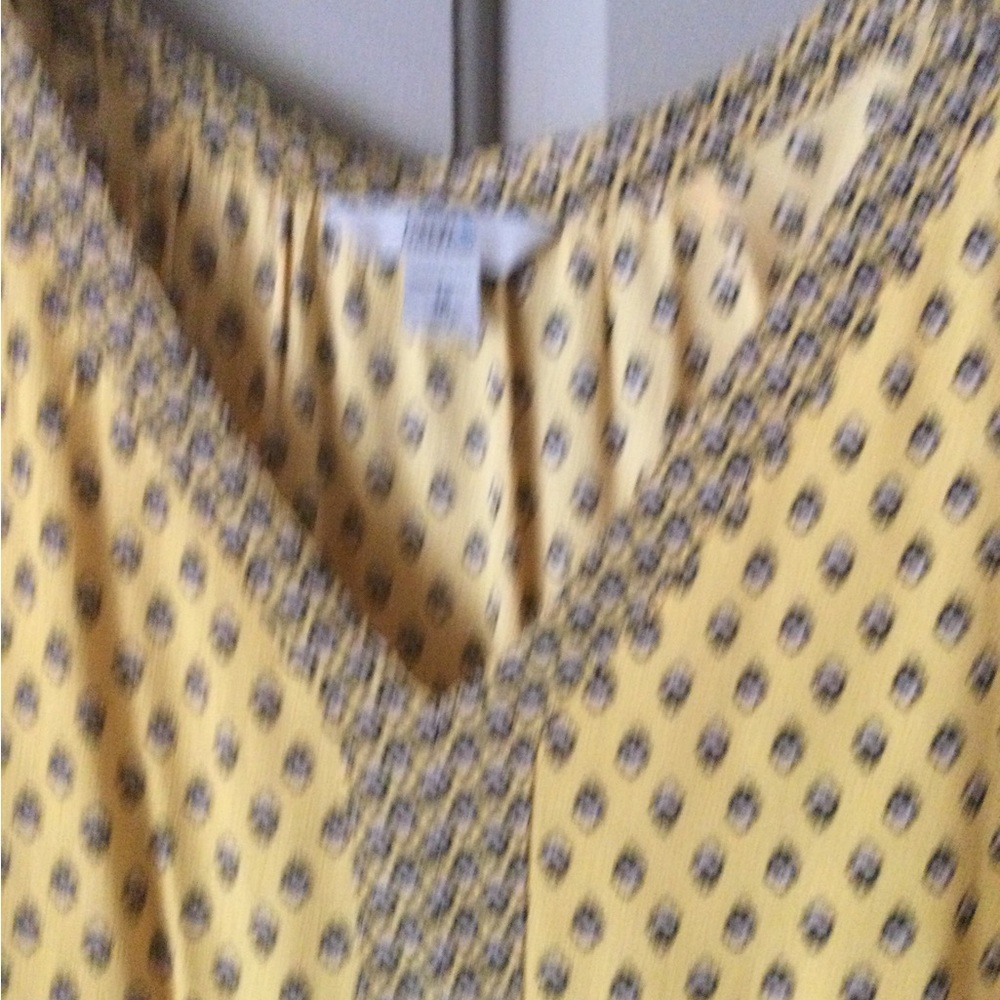 Cute Blouse! - Picture 2 of 2